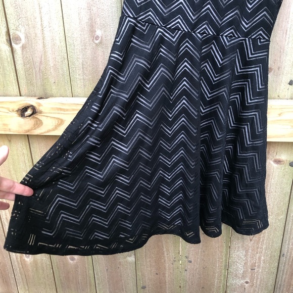 Candie’s Skater Dress Size S Black Nude Chevron Sleeveless Stretch Cross Back - Picture 4 of 12